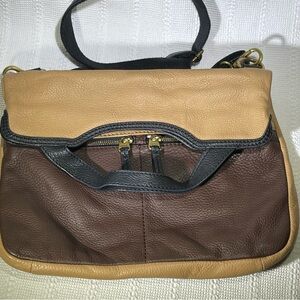 Fossil Erin-Black‎ Beige Leather Fold Over
Crossbody Large Messenger Bag🖤🤎